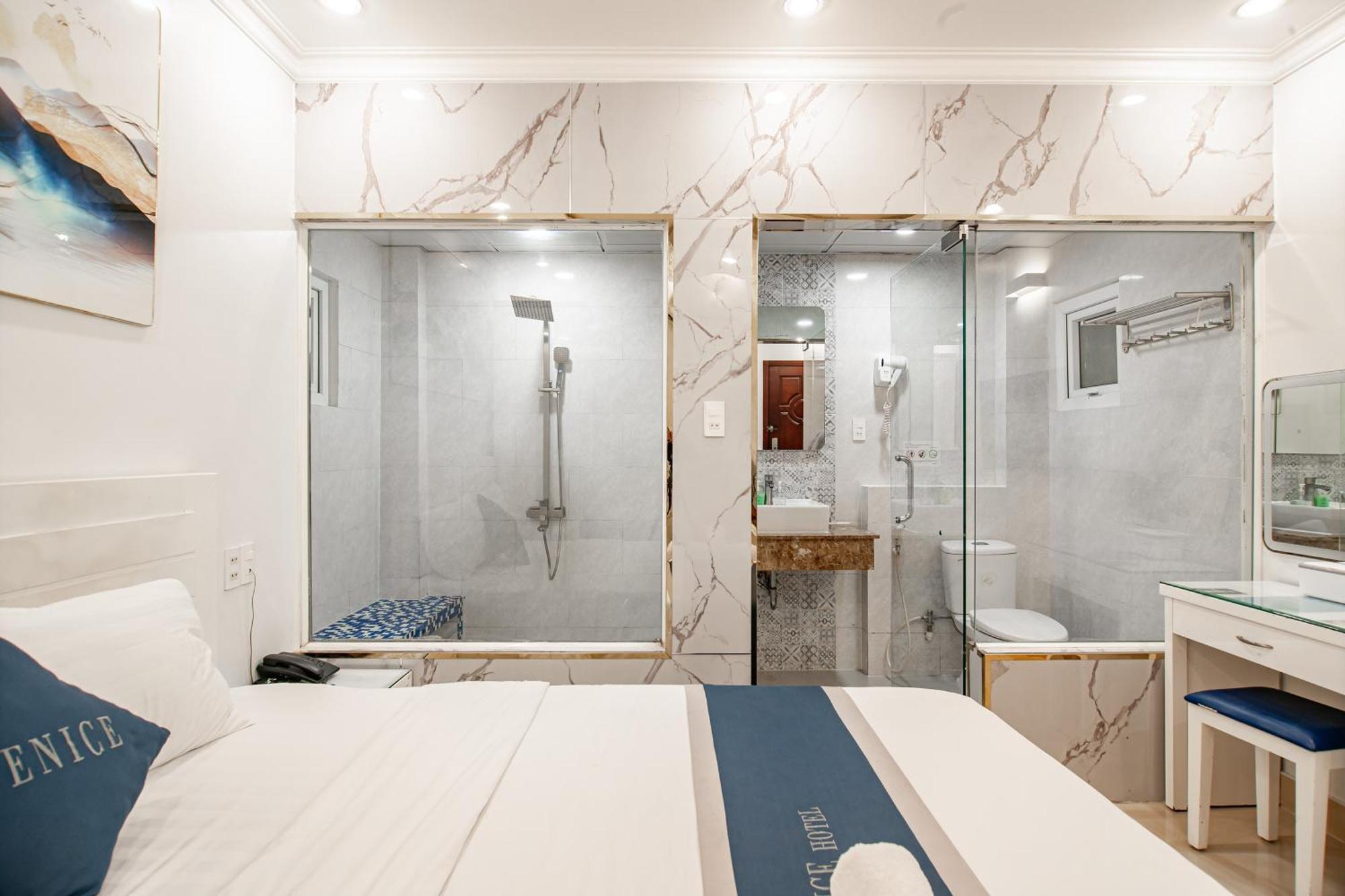 Venice Hotel Ho Chi Minh City Exterior photo