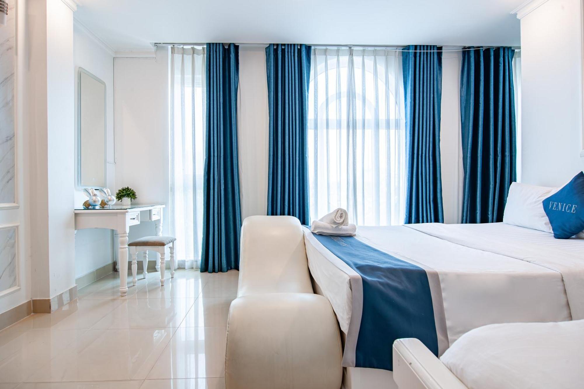 Venice Hotel Ho Chi Minh City Exterior photo
